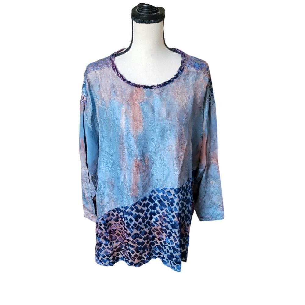 URU Kristine St Rrik Hand Dyed 100% Silk Top. Size 2.